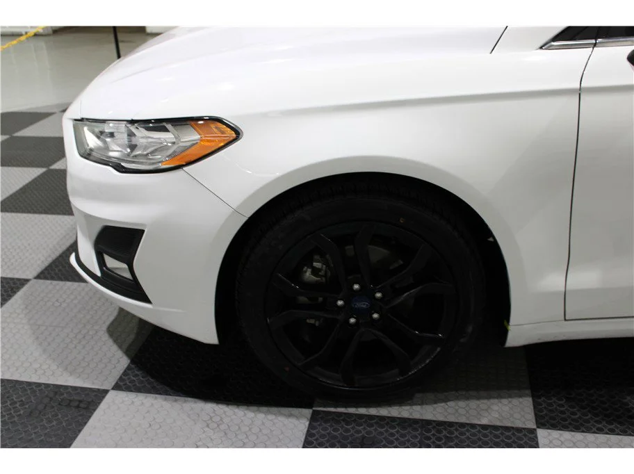 Used 2019 White Ford SE image 9