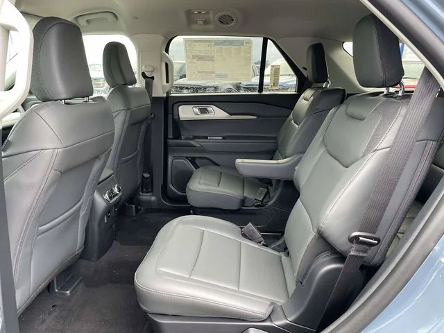 New 2026 Vapor Blue Metallic Ford Active image 6