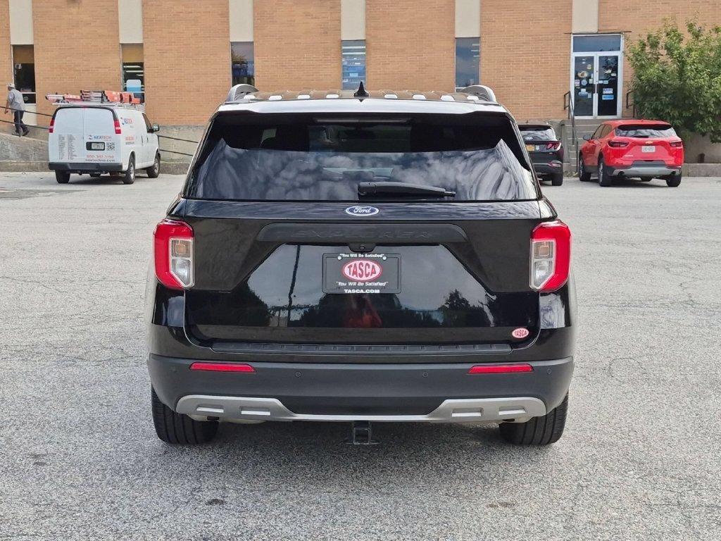 Used 2020 Black Ford XLT image 4