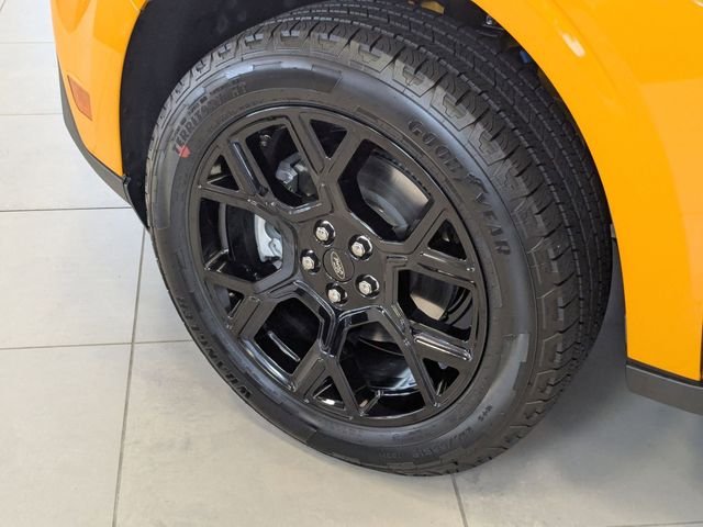 New 2026 Orange Fury Metallic Tri-Coat Ford Lariat® image 24