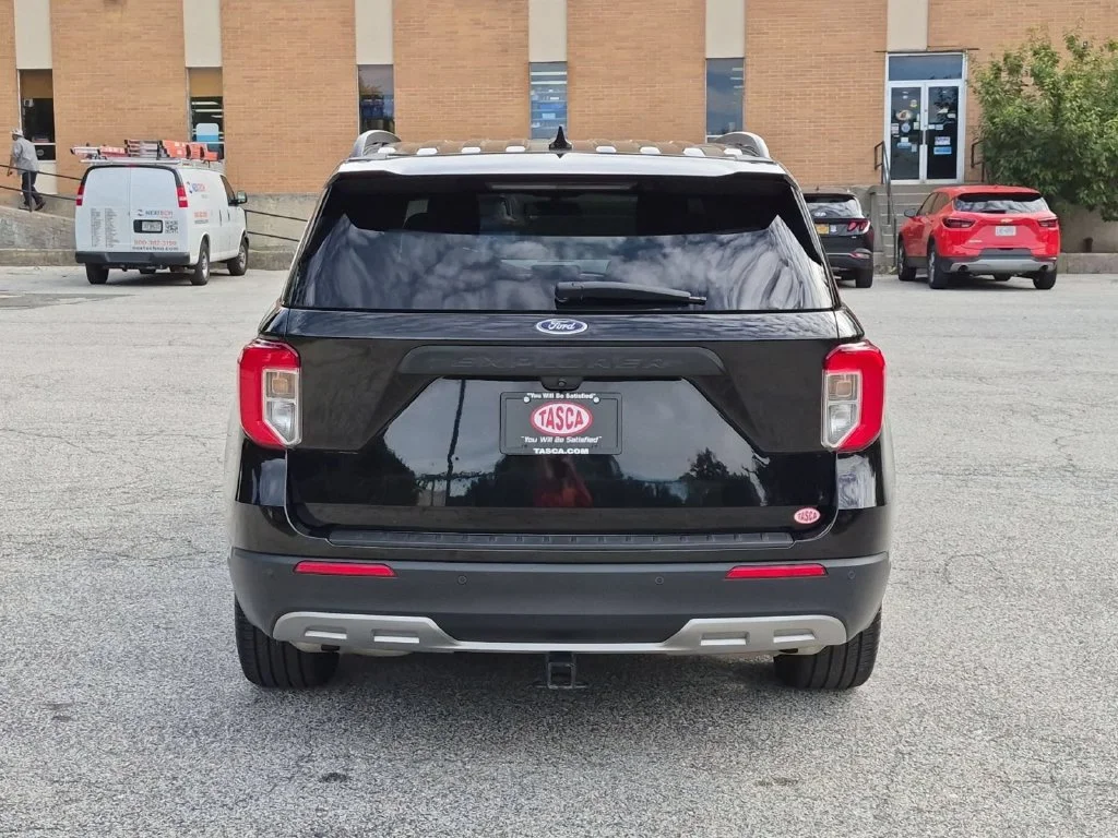 Used 2020 Black Ford XLT image 4