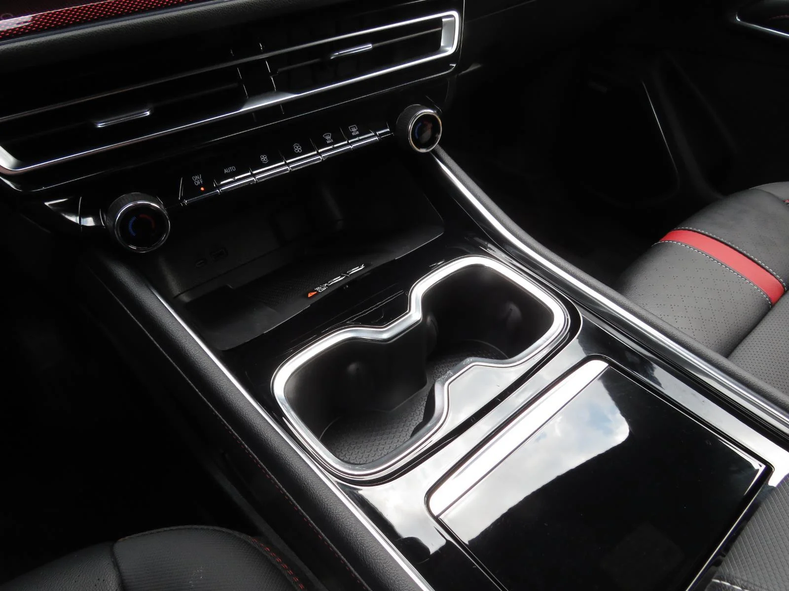 Used 2025 Mosaic Black Metallic Chevrolet RS image 32