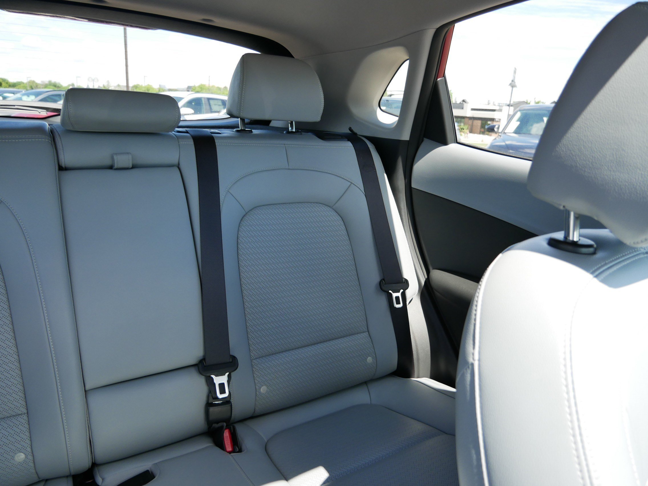 2021 Hyundai Kona Limited - Photo 14