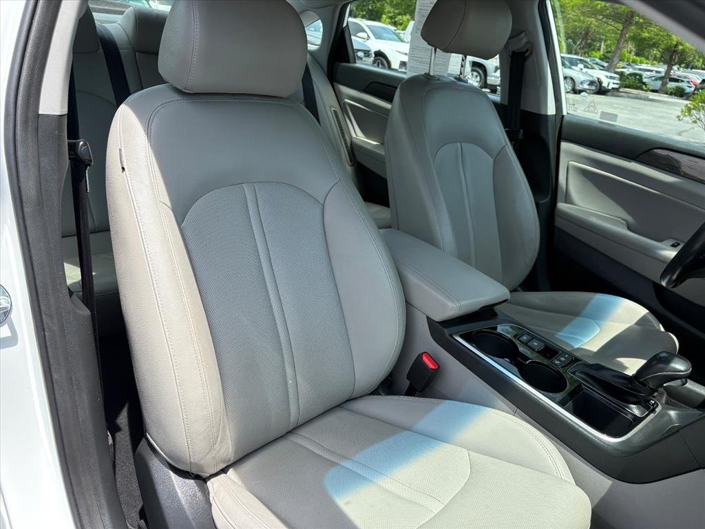 Used 2019 Hyper White Hyundai Limited image 17