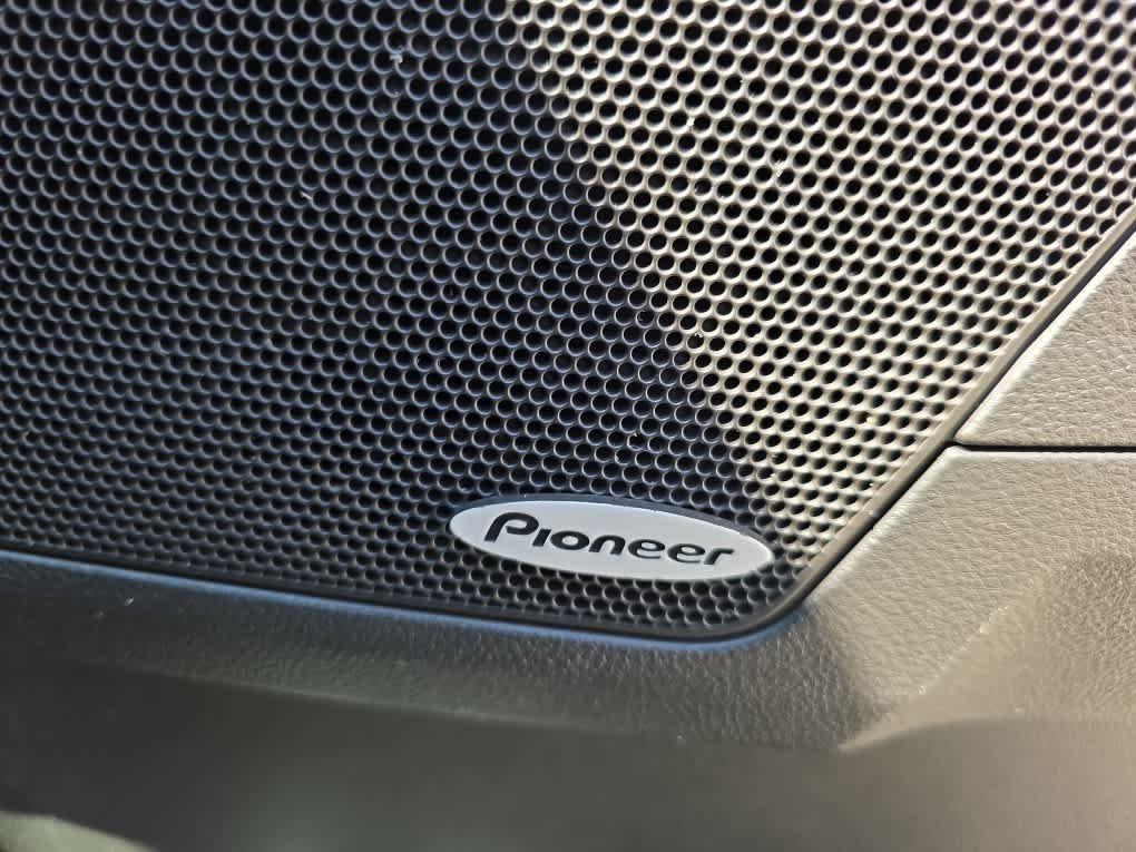 Used 2015 Onyx Black GMC SLT image 24