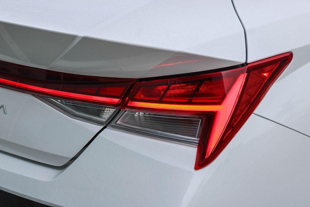 2024 Hyundai Elantra SEL - Photo 10