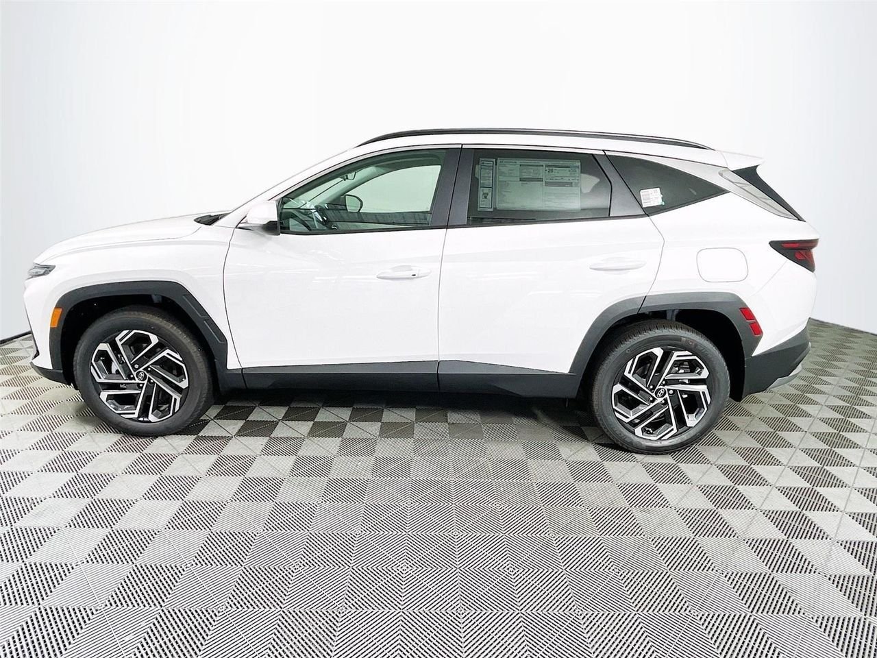 New 2026 Serenity White Pearl Hyundai SEL Plus AWD image 4