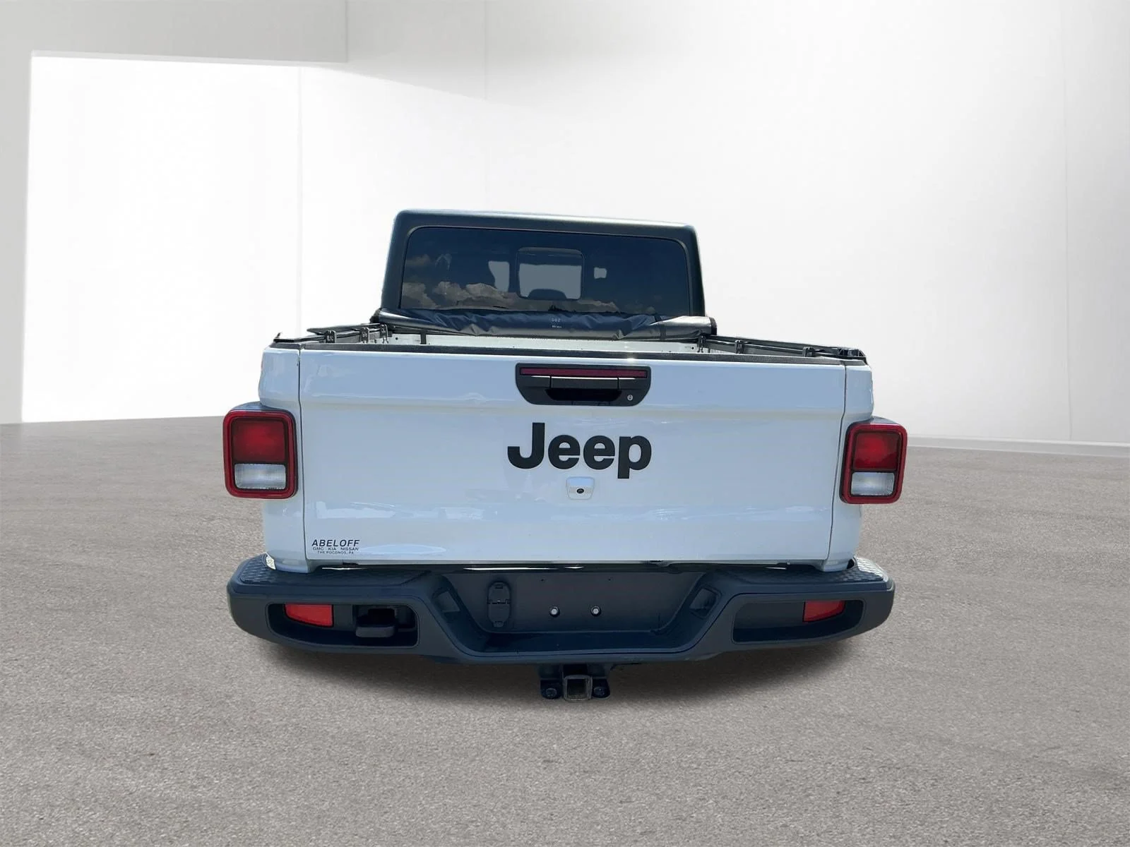 Used 2022 White Jeep Willys image 4