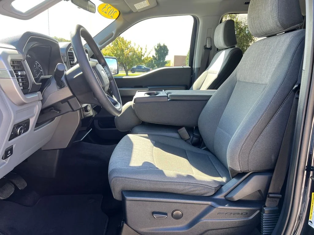 Used 2023 Blue Ford XLT image 10