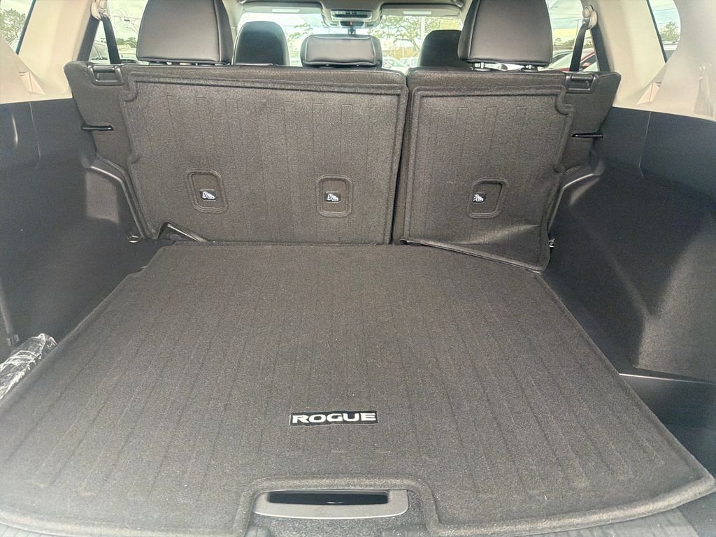 New 2026 Nissan Rogue Dark Armor 4D Sport Utility