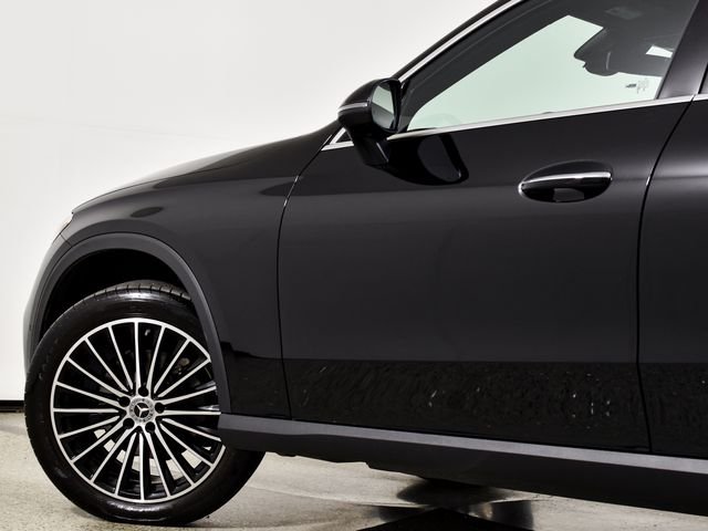 Certified Used 2025 Black Mercedes-Benz GLC 300 image 16