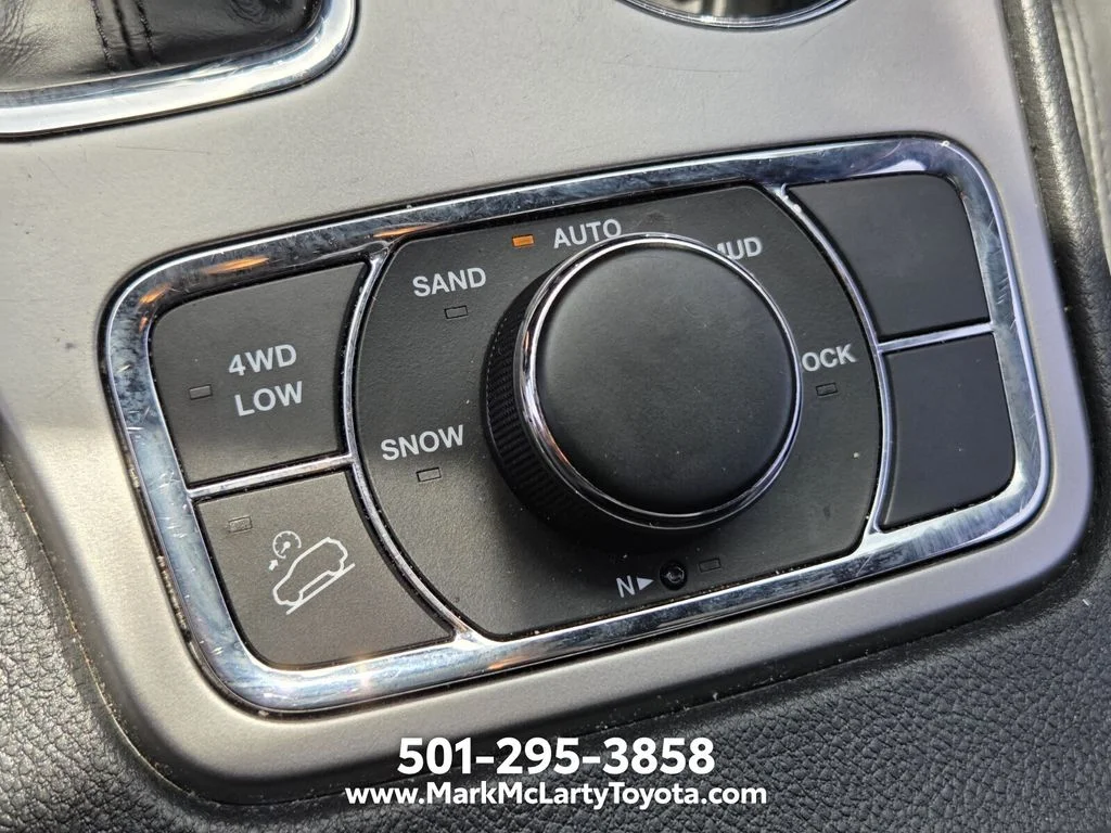 Used 2018 White Jeep Limited image 24