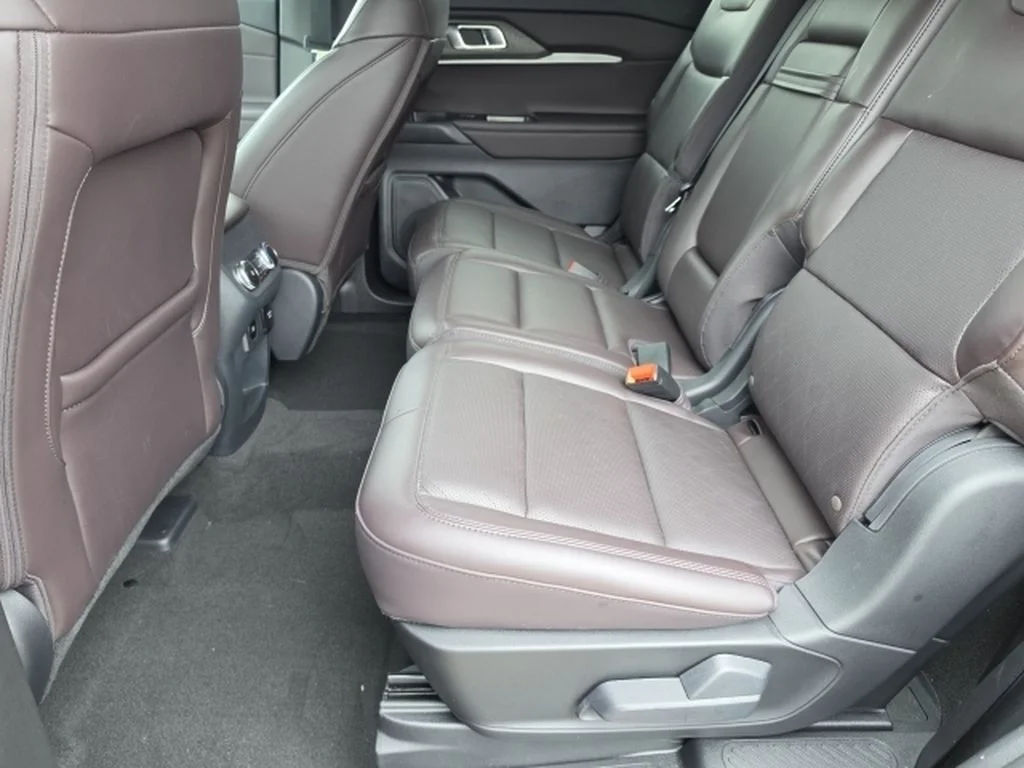 Used 2025 Rapid Red Metallic Tinted Clearcoat Ford Platinum image 11