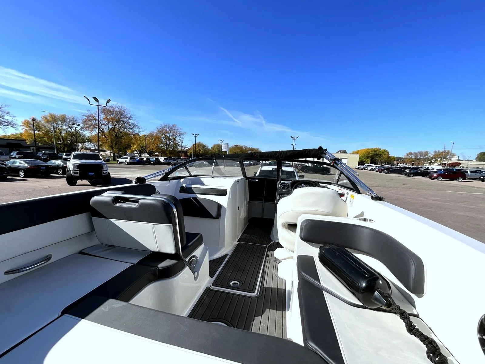 Used 2020 Black Bayliner Boat image 9