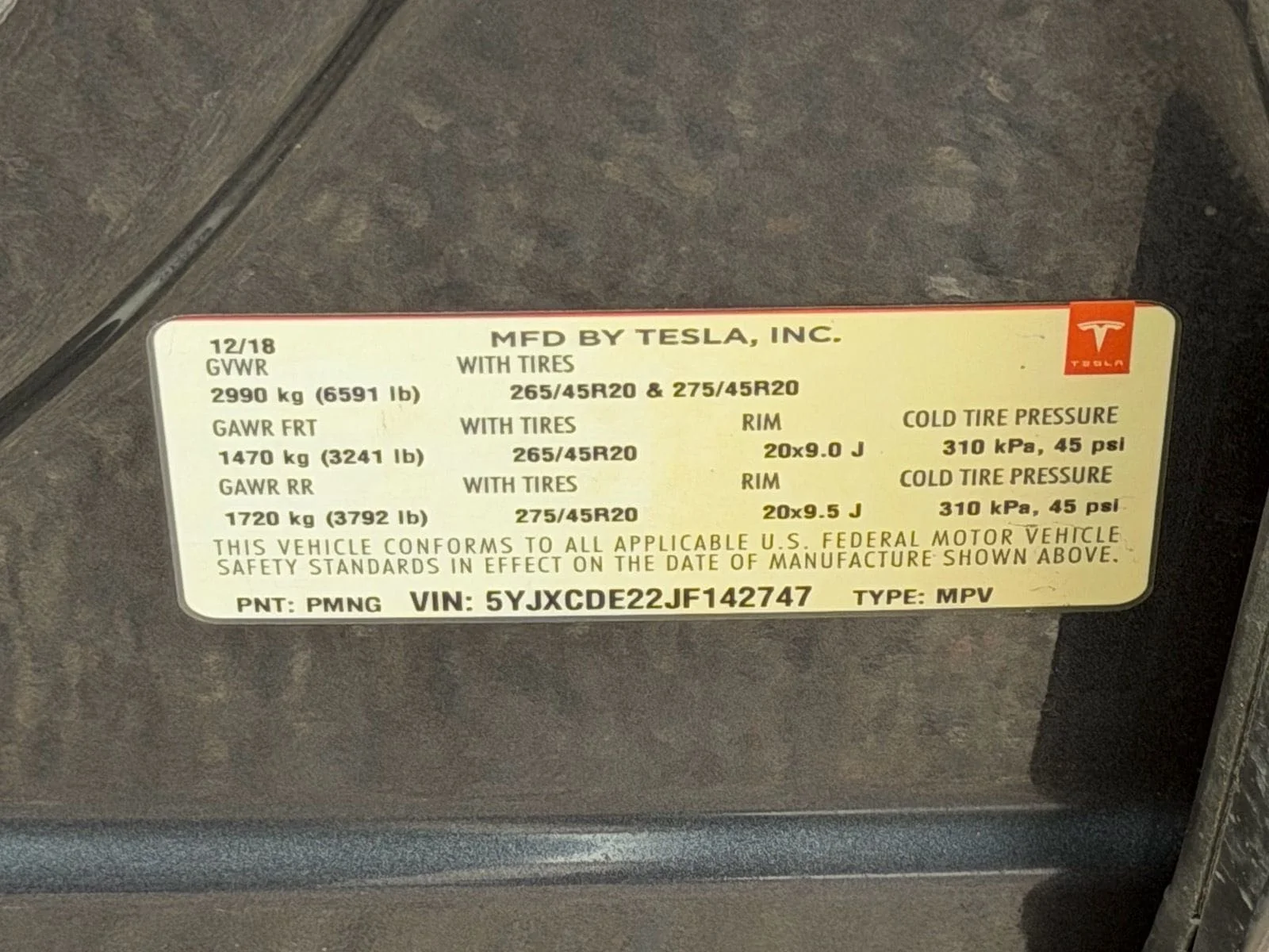 Used 2018 Gray Tesla  image 31