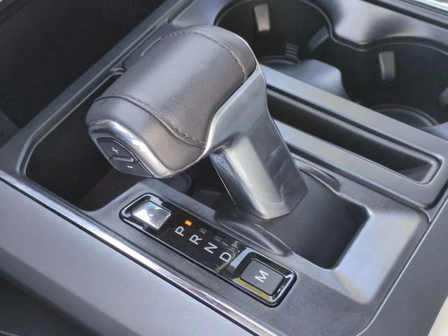 Used 2025 Red Ford Lariat image 26