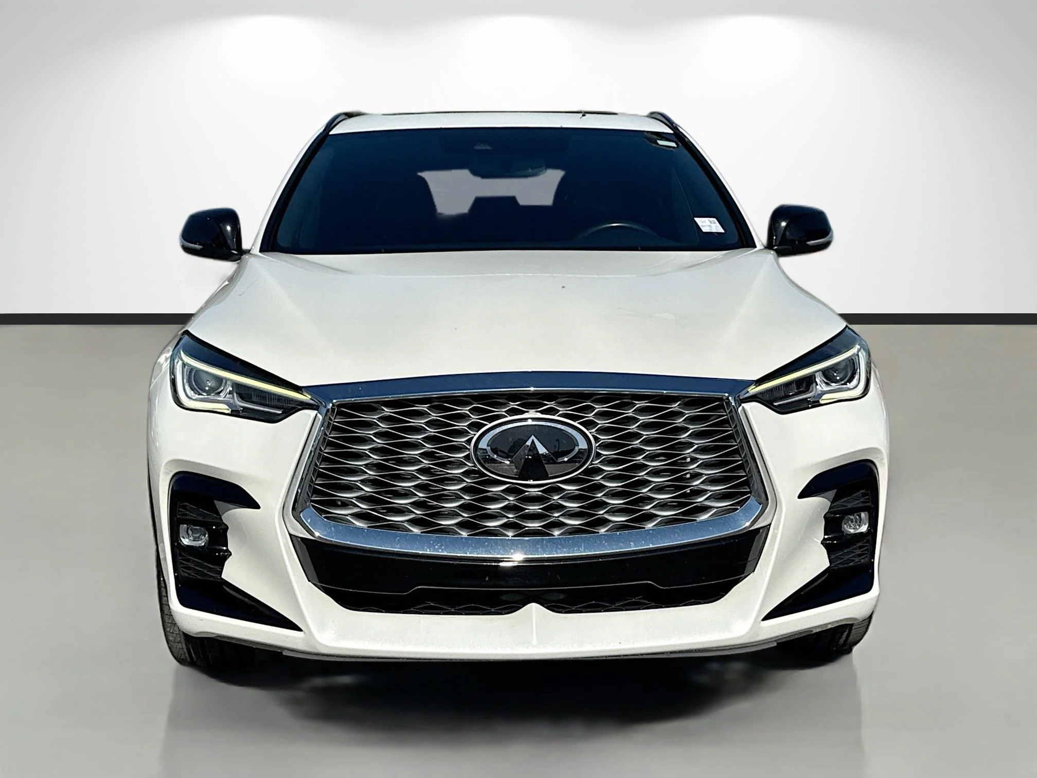 Used 2022 Majestic White INFINITI LUXE image 8