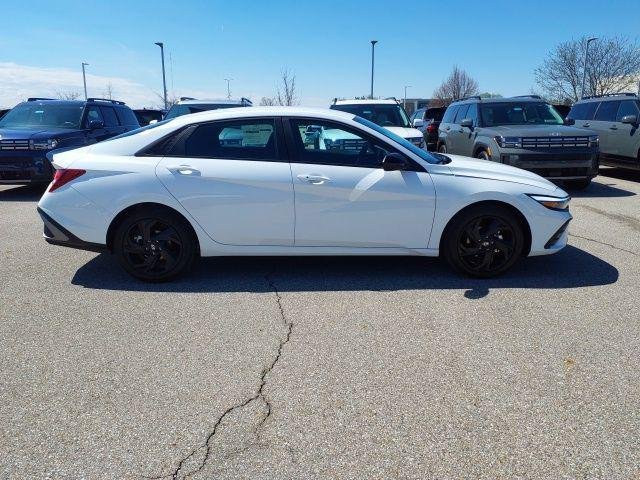 New 2026 White Hyundai SEL Sport image 5