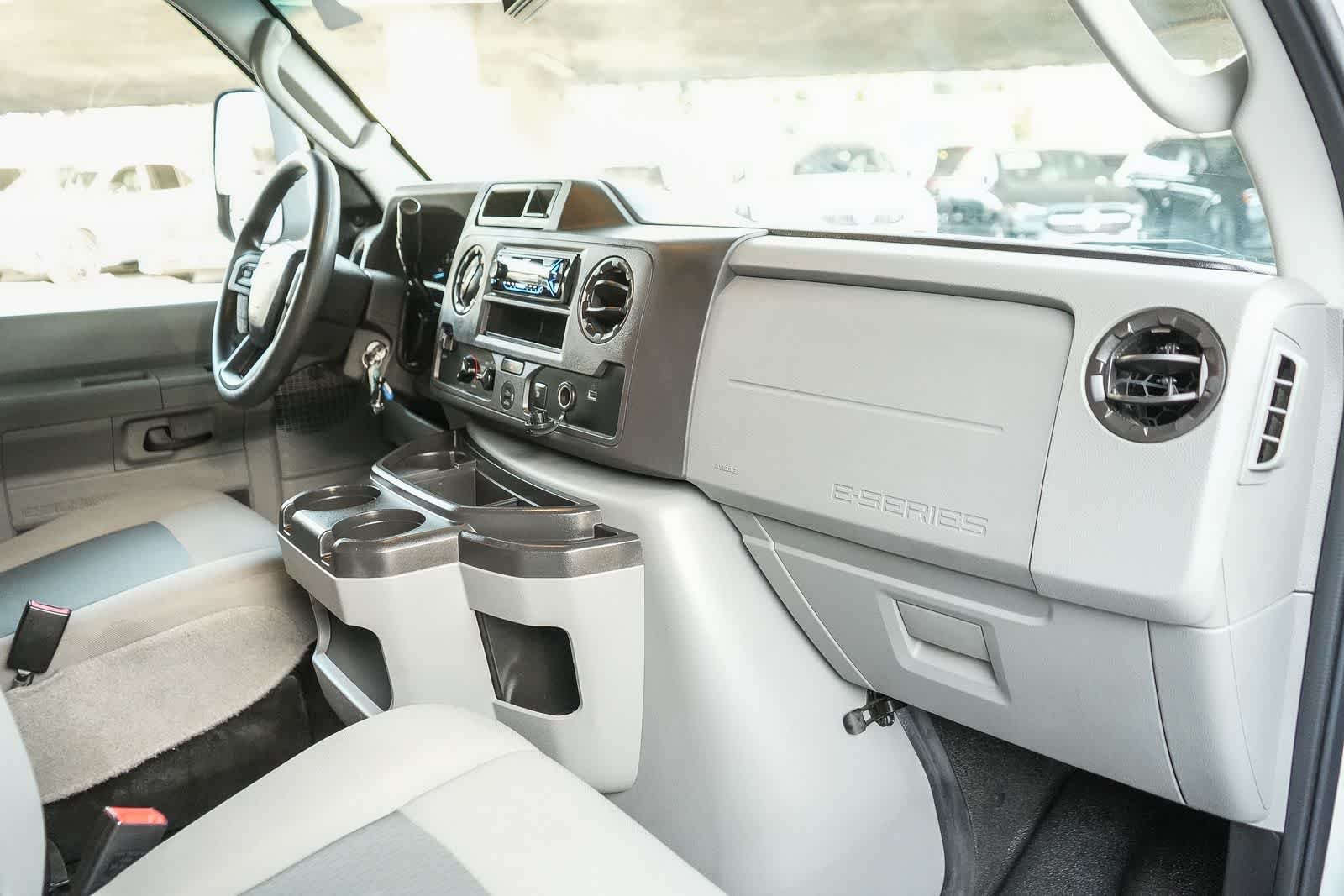 Used 2023 Oxford White Ford  image 42