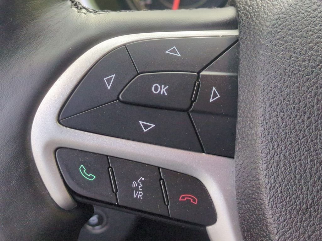 Used 2016 White Jeep Trailhawk image 15