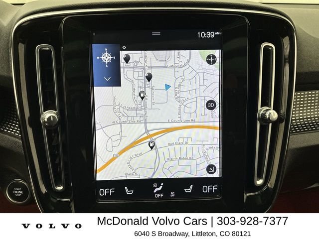 Used 2019 White Volvo R-Design image 18