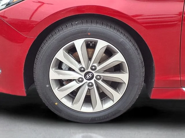 Used 2017 Red Hyundai Sport image 10