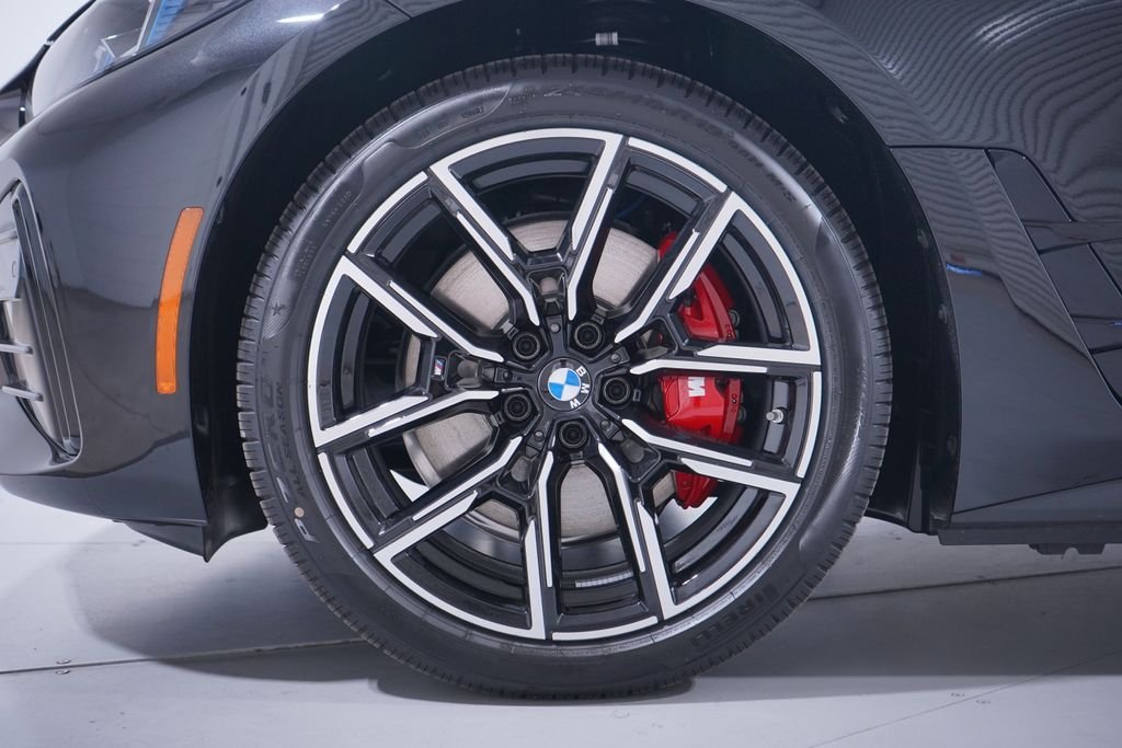 New 2026 Black Sapphire Metallic BMW xDrive40 image 2