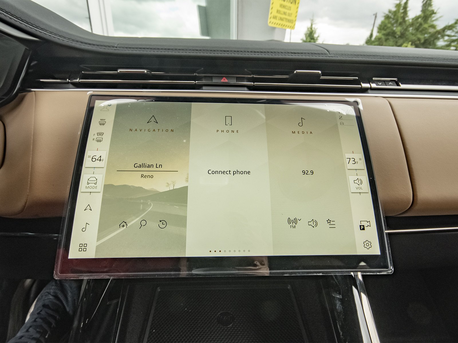 New 2026 Santorini Black Land Rover Dynamic SE image 20
