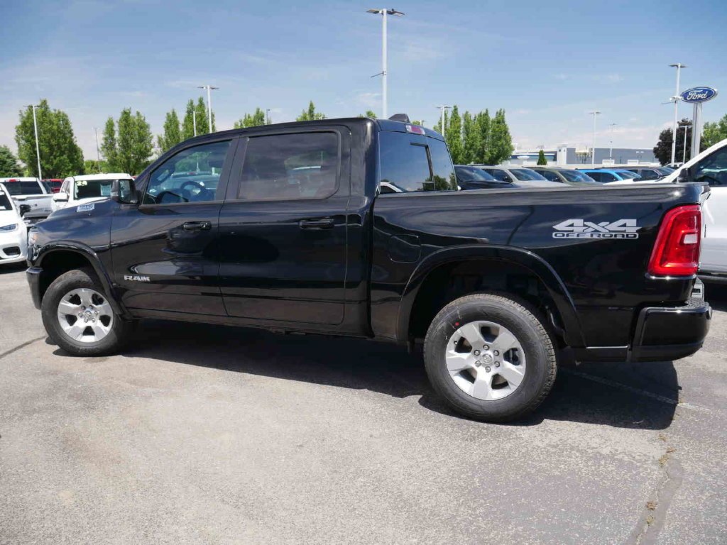 New 2026 Diamond Black Crystal Pearl-Coat Exterior Paint RAM BIG HORN image 19