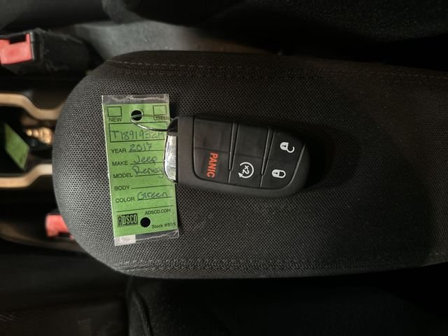 Used 2017 Hypergreen Clearcoat Jeep Latitude image 33