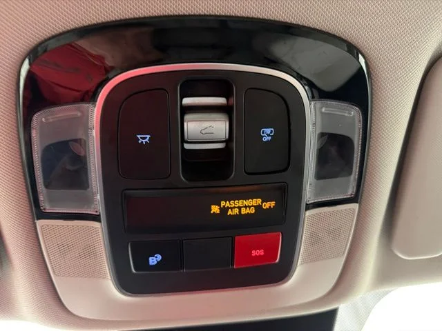 Used 2025 Gray Hyundai SEL Convenience image 19