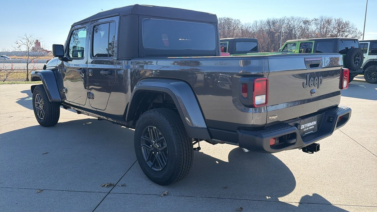 New 2026 Granite Crystal Metallic Clear-Coat Exterior Paint Jeep Sport S image 5