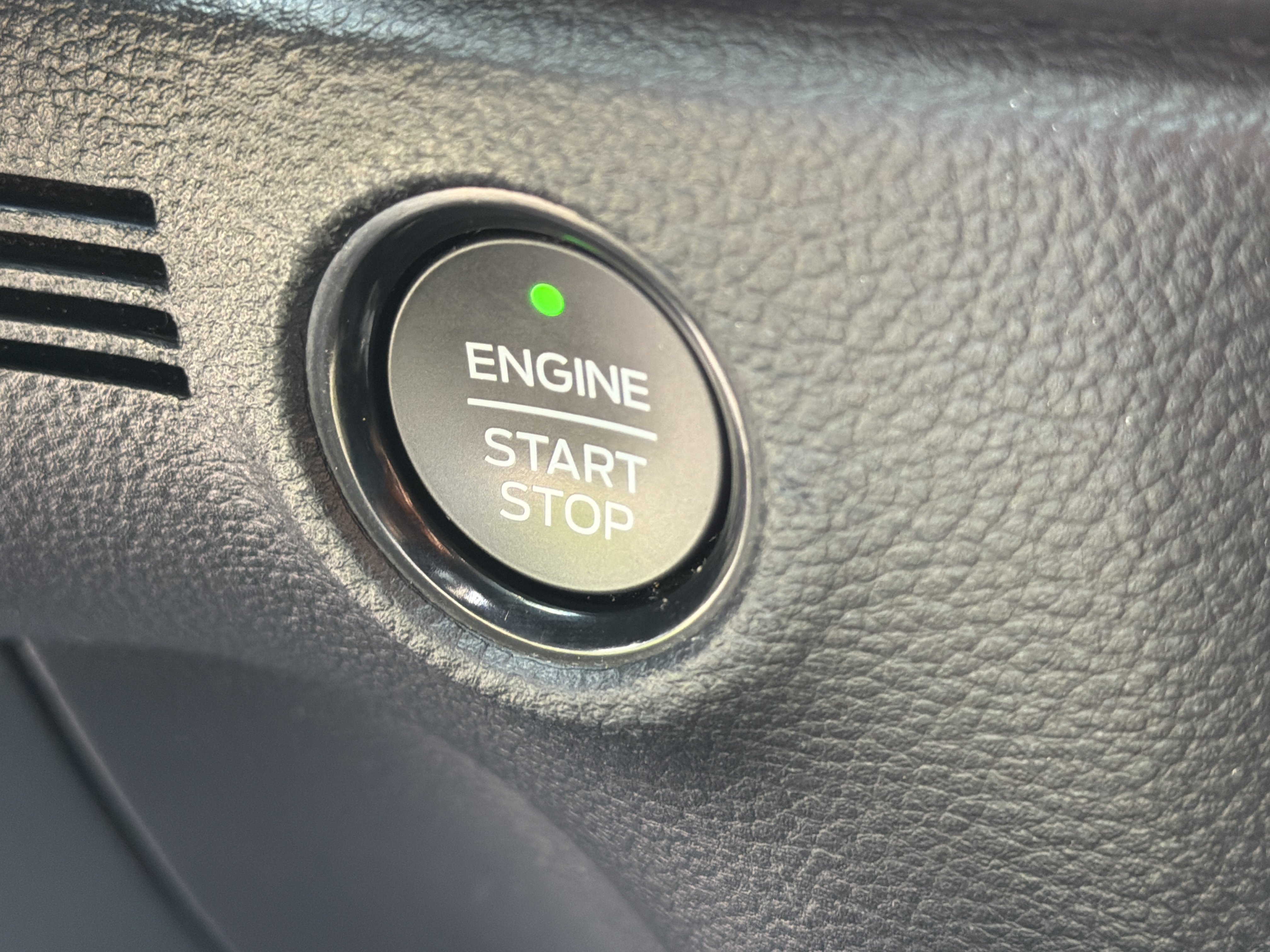 Used 2019 Ingot Silver Metallic Ford LARIAT image 30