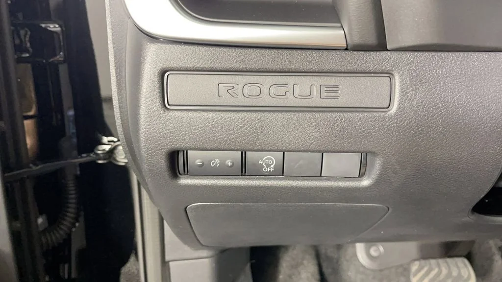 2025 Nissan Rogue S - Photo 28