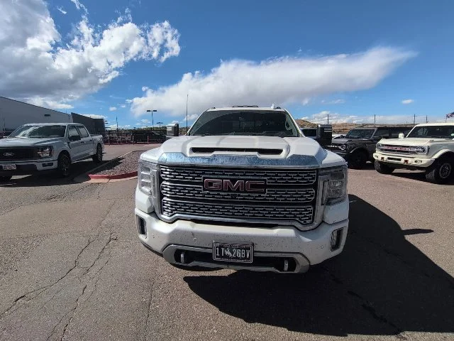 Used 2022 White GMC Denali image 2