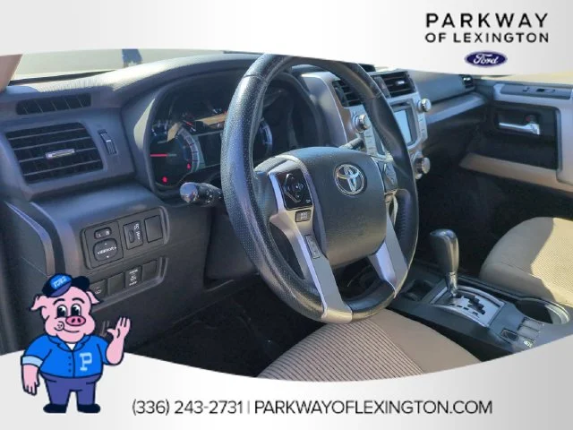 Used 2016 White Toyota SR5 image 15