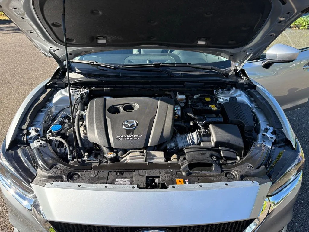 Used 2018 Silver Mazda Touring image 17