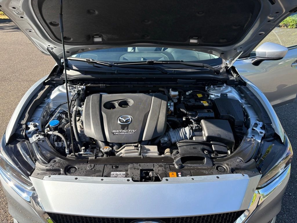 Used 2018 Silver Mazda Touring image 17
