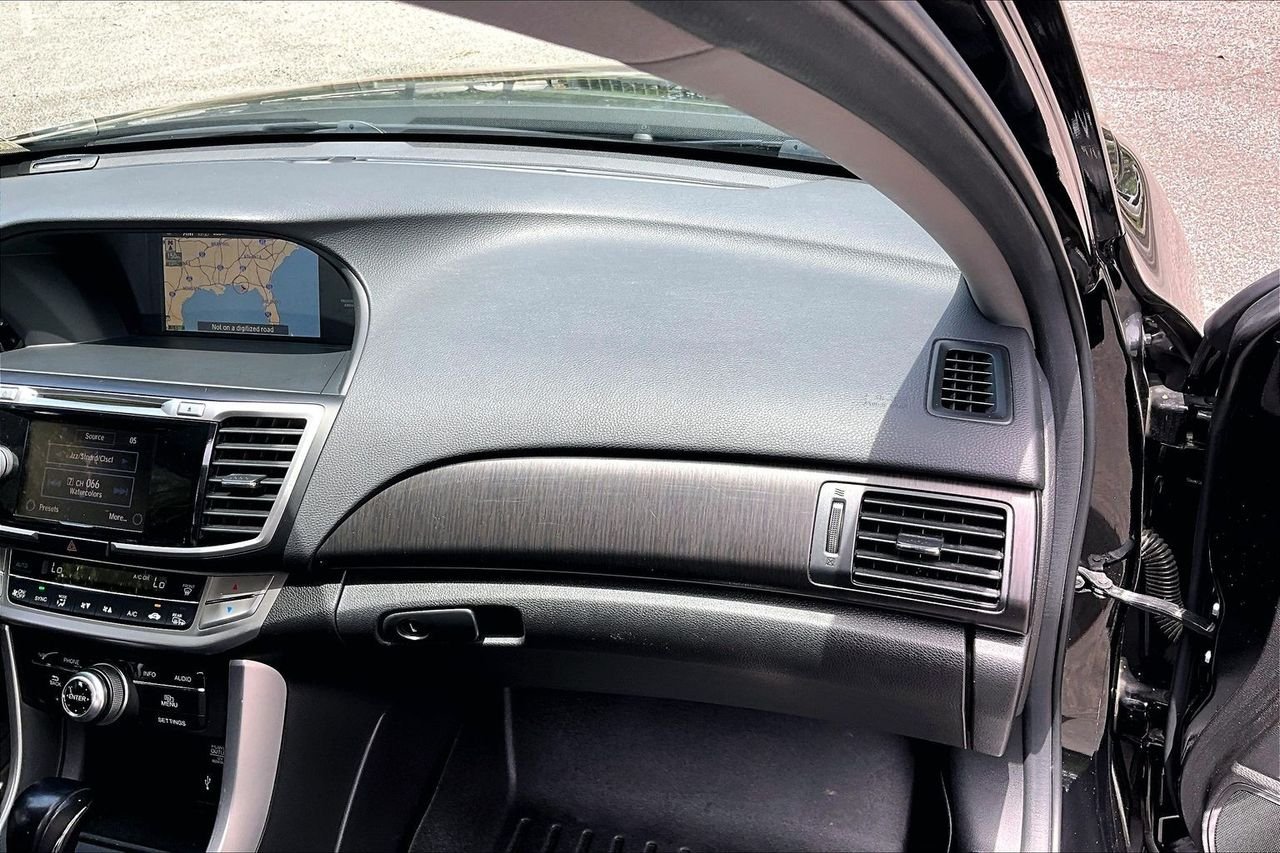 Used 2014  Honda EX-L image 23