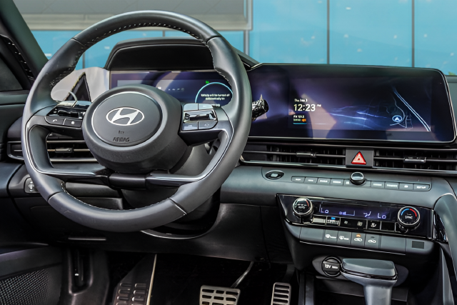 Certified Used 2025 Silver Hyundai SEL Sport image 12