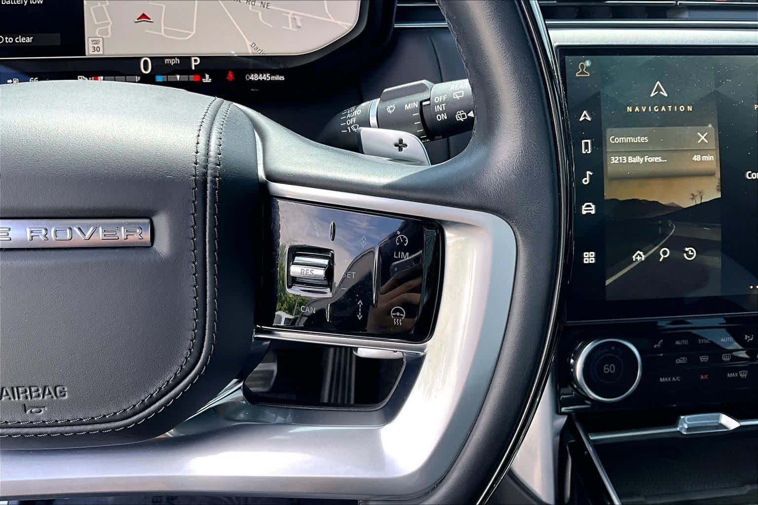 Used 2023 Ligurian Black SV Bespoke Ultra Metallic Sat Land Rover Autobiography image 24