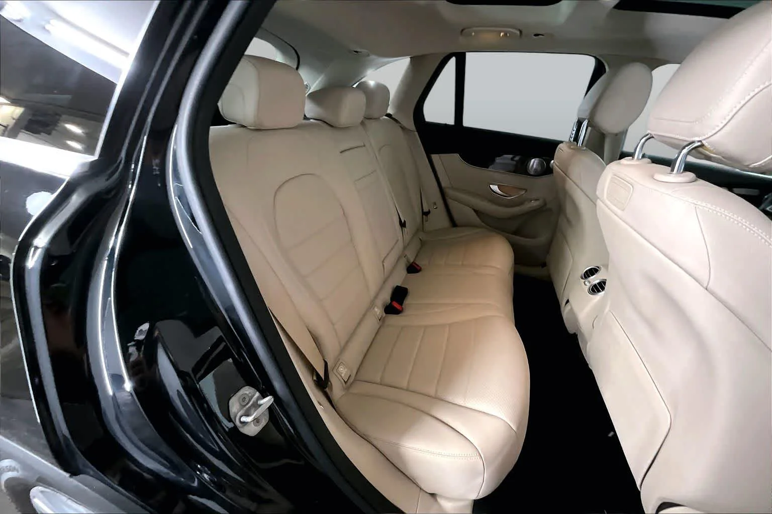 Used 2018 Black Mercedes-Benz GLC 300 image 20