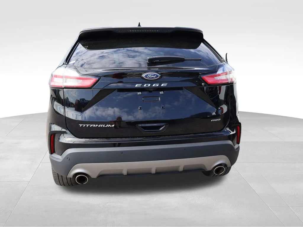 Used 2024 Black Metallic Ford Titanium image 15