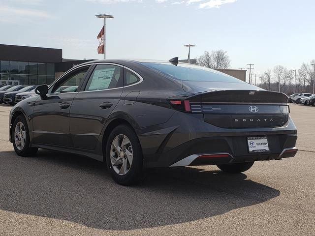 New 2026 Gray Hyundai SE image 7