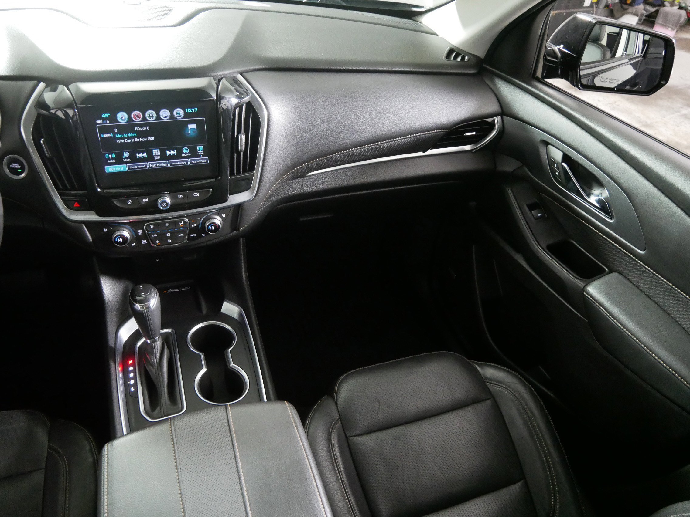 2019 Chevrolet Traverse Premier - Photo 11