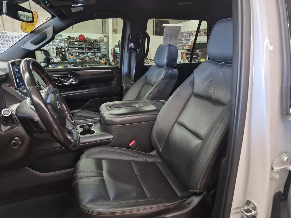 Used 2022 Iridescent Pearl Tricoat Chevrolet RST image 11