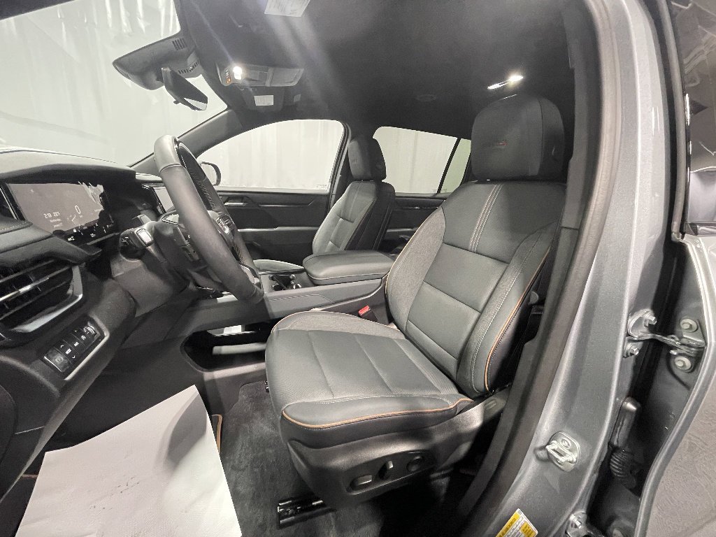 2025 GMC Acadia AT4 - Photo 16