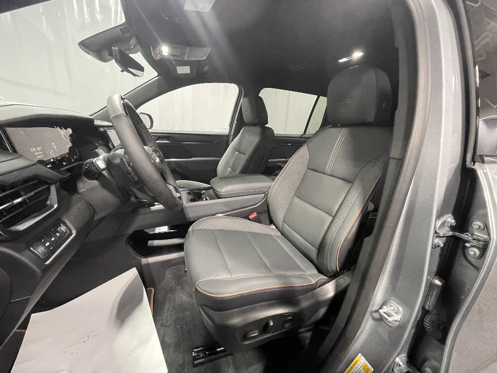 2025 GMC Acadia AT4 - Photo 16