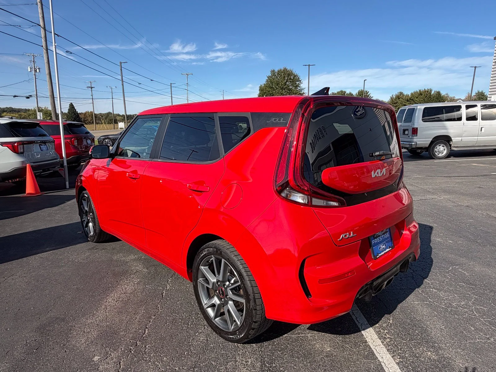 Used 2022 Red Kia Turbo image 3