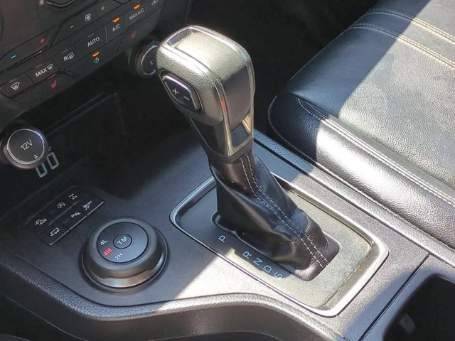 Used 2019 Blue Ford Lariat image 26